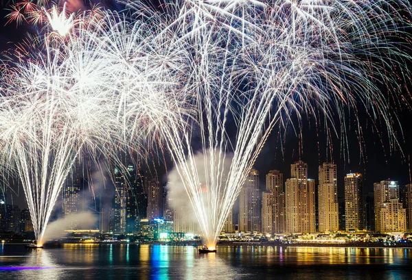 Exposición Fuegos Artificiales Jumeirah Beach Dubai —  Fotos de Stock