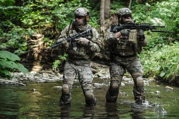 Army rangers in the mountains — Stock Photo, Image
