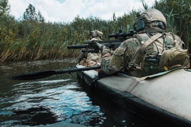Askeri kayık içinde spec ops