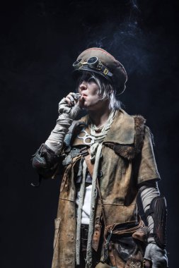 Sonrası kıyamet kadın kurtulan