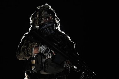 Ordu nişancısı ile boyalı yüz