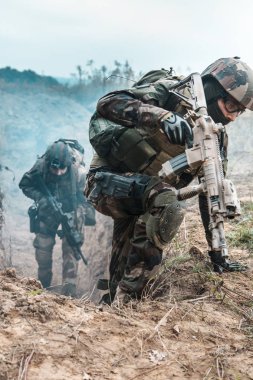 Deniz Piyade Alayı paraşüt