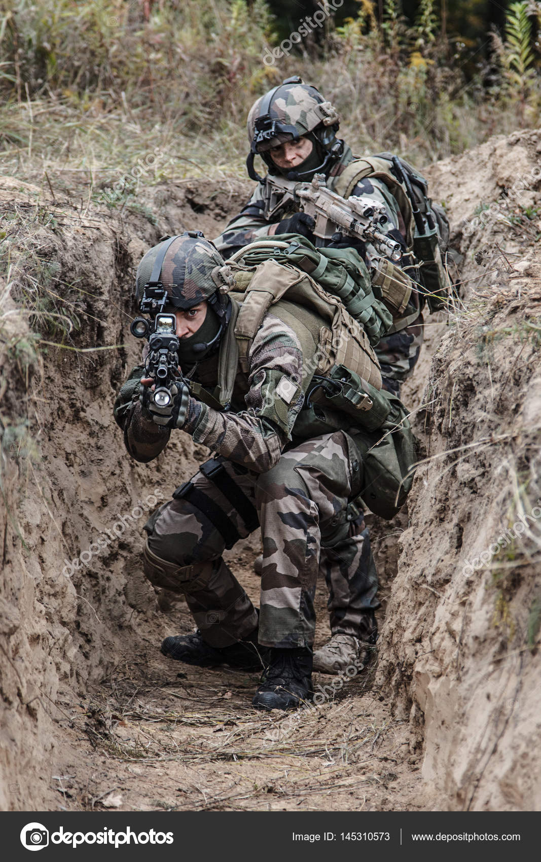 French paratroopers in action Stock Photo by ©zabelin 145310573