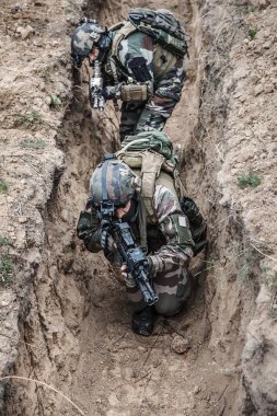 Paraşütçüler eylem Fransız