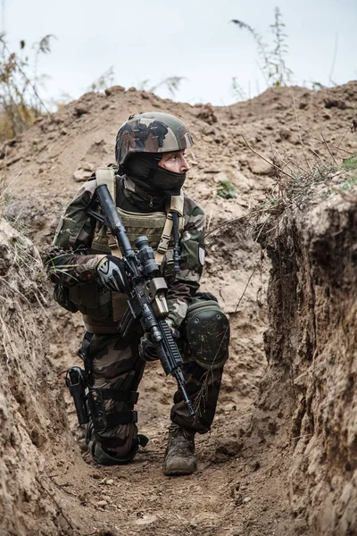 Frans van parachutisten in actie — Stockfoto