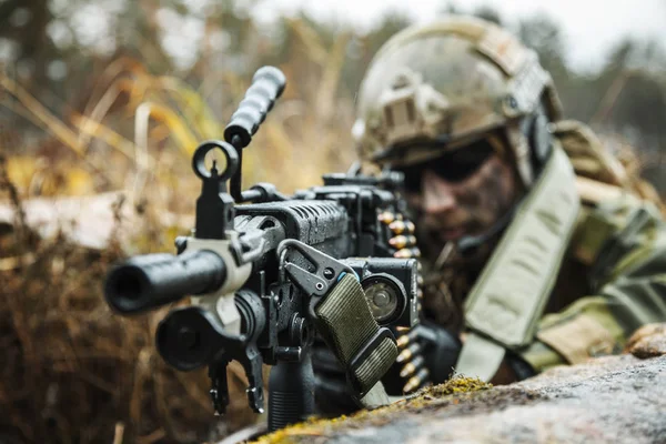 Norska soldat i skogen — Stockfoto