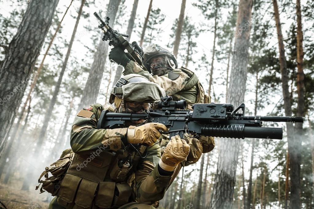 norwegian soldiers in the forest