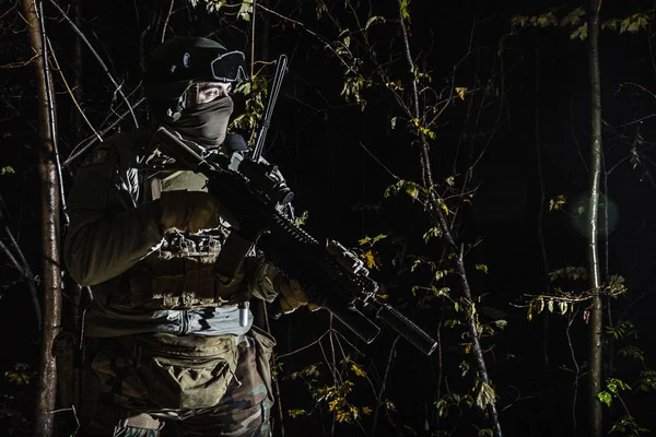 MARSOC raider se zbraněmi — Stock fotografie