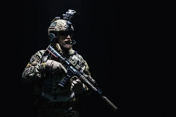 Tentara Ranger di lapangan berseragam — Stok Foto