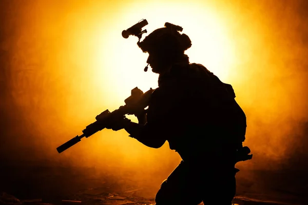 Schwarze Silhouette von Soldaten — Stockfoto