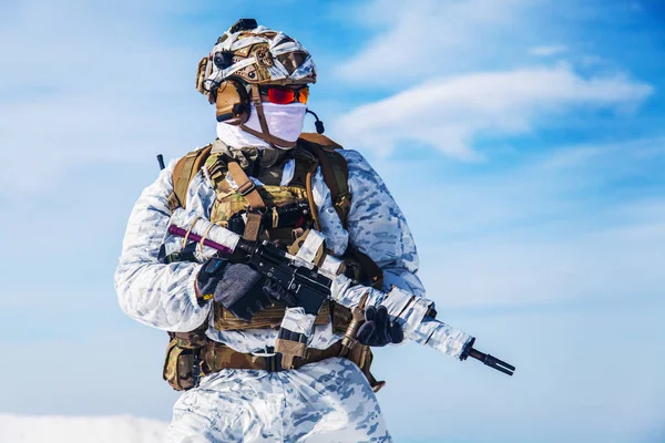 Guerra de invierno en las montañas árticas — Foto de Stock