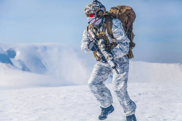 Guerra invernale montuosa artica — Foto Stock