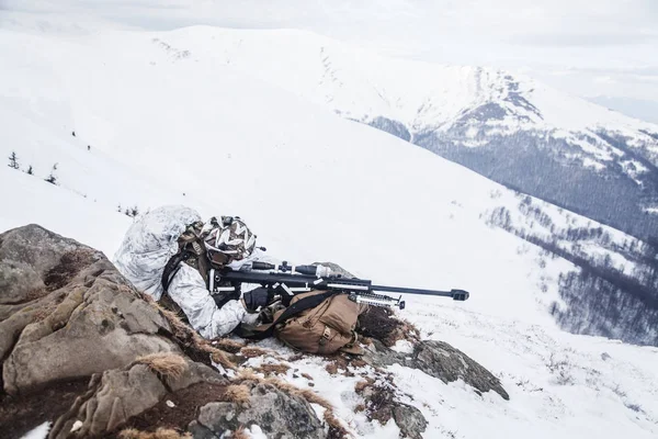 Guerra de invierno en las montañas árticas — Foto de Stock