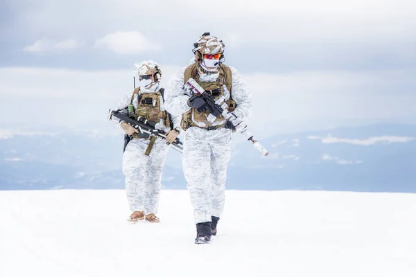 Winter arctic mountains warfare — Stock Photo, Image