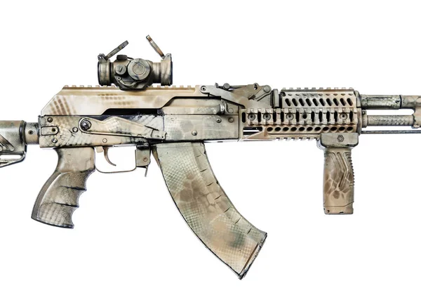 Kalashnikov rifle de asalto sobre fondo blanco — Foto de Stock