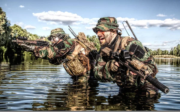 Jungle warfare unit — Stock Photo, Image