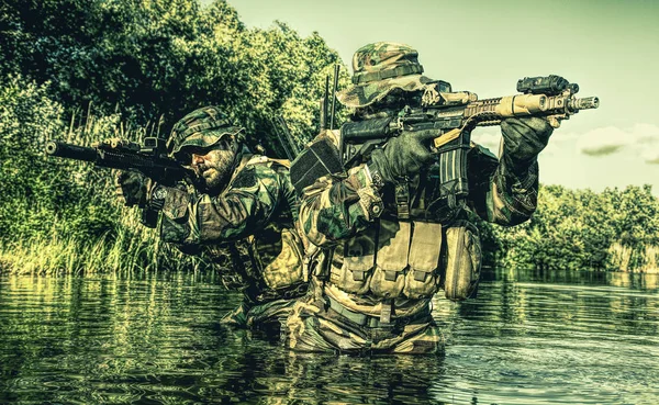 Unidade de guerra na selva — Fotografia de Stock