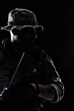 Sakallı Spec ops operatörü