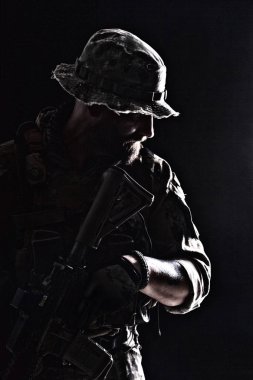 Sakallı Spec ops operatörü