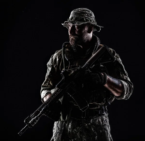 Bebaarde Spec ops Operator — Stockfoto