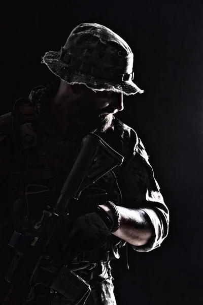 Bebaarde Spec ops Operator — Stockfoto