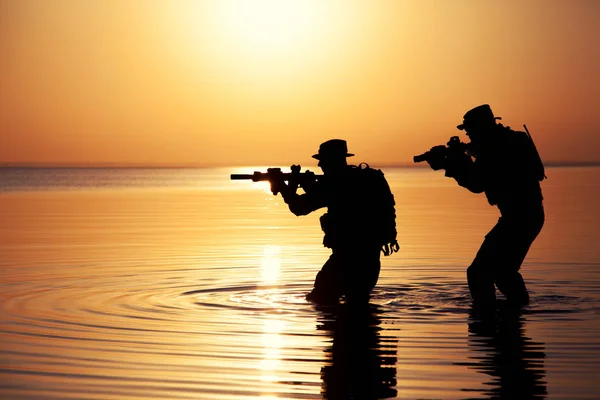 Army soldier silhouette — Stock Photo, Image