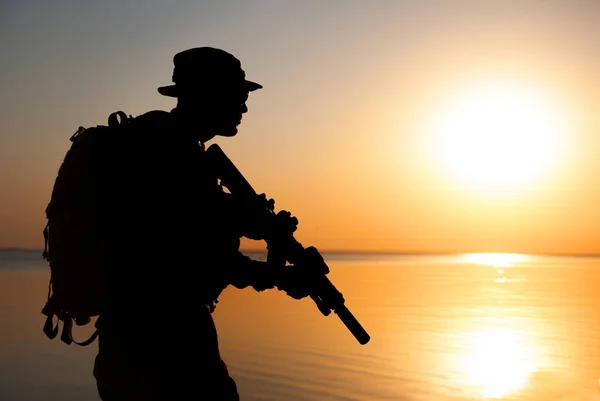 Armée soldat silhouette — Photo