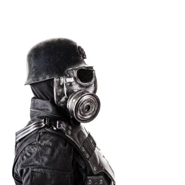 Fütüristik nazi asker studio vurdu