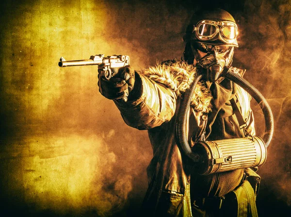 Fütüristik nazi asker studio vurdu