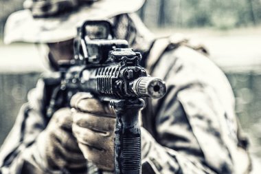 özel askeri yüklenici