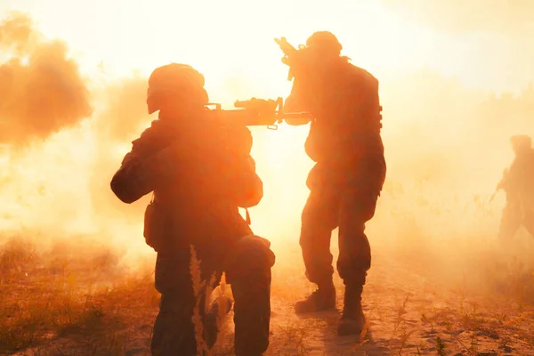 Marines estadounidenses en acción — Foto de Stock