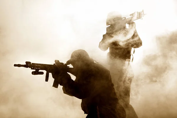 Marines estadounidenses en acción — Foto de Stock