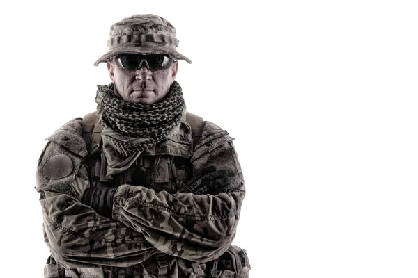 Erfahrenes Kommando Armee Soldat Studioporträt — Stockfoto