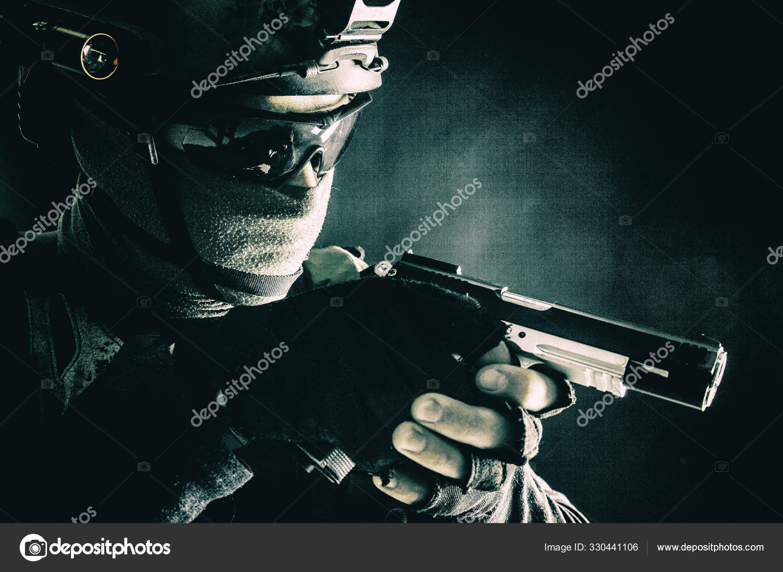 https://st3.depositphotos.com/1008163/33044/i/1600/depositphotos_330441106-stock-photo-police-swat-team-fighter-aiming.jpg