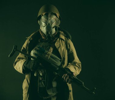 Ateşli silah doğrultmuş vahiysel asker gönder.