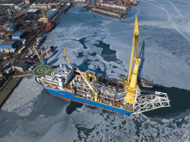 Nakhodka, Rusya - 06 Şubat 2020: Akademisyen Chersky iskelede duruyor.