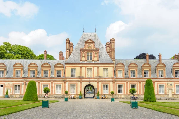 Palast von Fontainebleau in der Nähe von Paris in Frankreich — Stockfoto