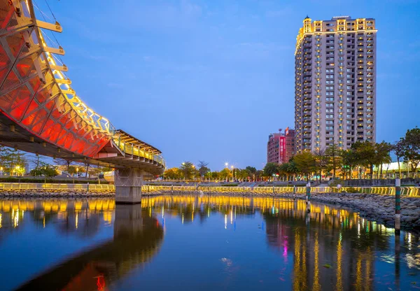 Heart of Love River in Kaohsiung City at night. — Stock Photo, Image