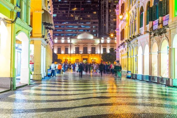 Noční pohled z Leal Senado budovy v Macau — Stock fotografie