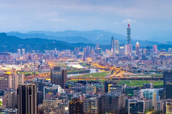 Skyline da cidade de taipei — Fotografia de Stock