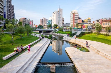 Taichung bekliyordum, yanagawa riverside park