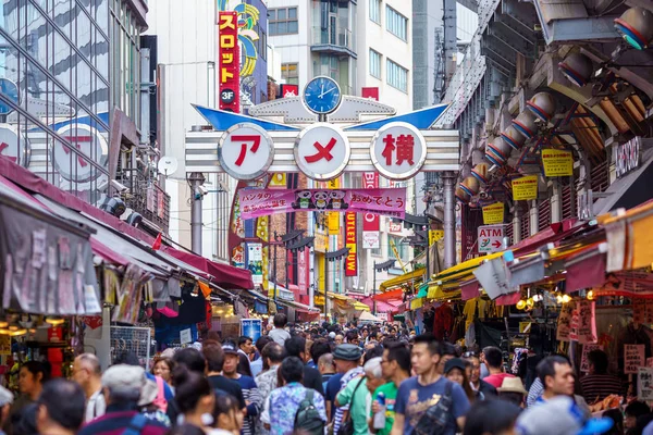 Straatmening van Ameya Yokocho — Stockfoto