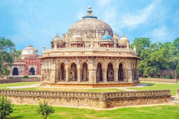 Tomb and mosque of Isa Khan — Stock Photo, Image