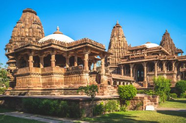 Mandore Garden 'daki tapınaklar mavi şehir yakınlarında, Jodhpur, Hindistan
