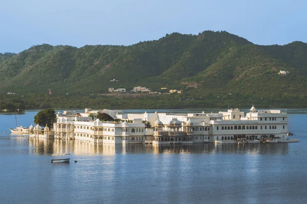 Lac Palais Dans Ville Blanche Udaipur Rajasthan Inde — Photo