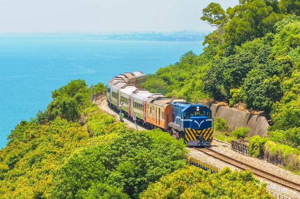 Landskap Södra Taiwan Med Järnväg Och Tåg — Stockfoto