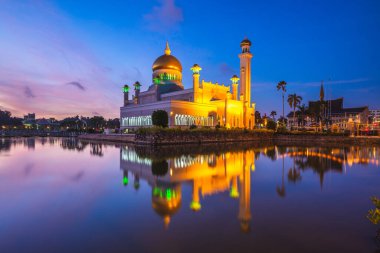 Omar Ali Saifuddien Mosque in Bandar Seri Begawan, brunei clipart