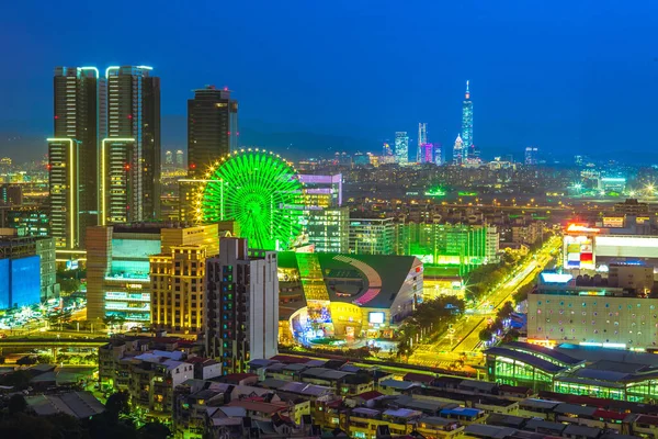 Skyline Van Taipei Stad Nachts Met Ferris Wiel — Stockfoto