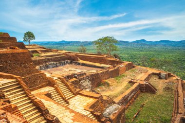 Sri Lanka 'daki Sigirya aslan kayasının tepesinden manzara