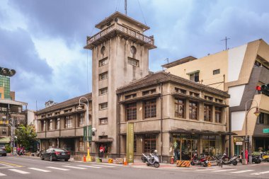 Yunlin, Tayvan - 16 Mayıs 2020: Starbucks Huwei mağazası, eski Huwei Müşterek Hükümet Binası, 1930 'da inşa edilmiş bir miras alanıdır.